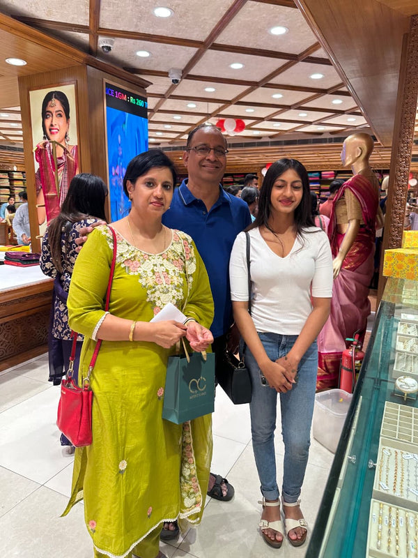 Family shopping at Mystic Carat